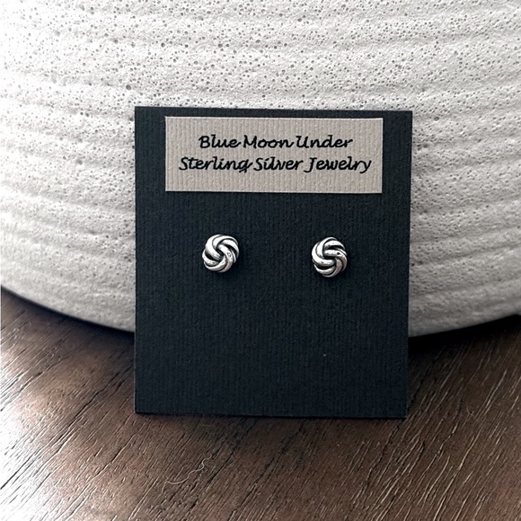 Blue Moon Under Jewelry - NWT 925 Sterling Silver Round Knot Stud Post Earrings! Hypoallergenic! NEW!